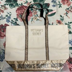 New Victoria Secret Tote Bag with Zipper